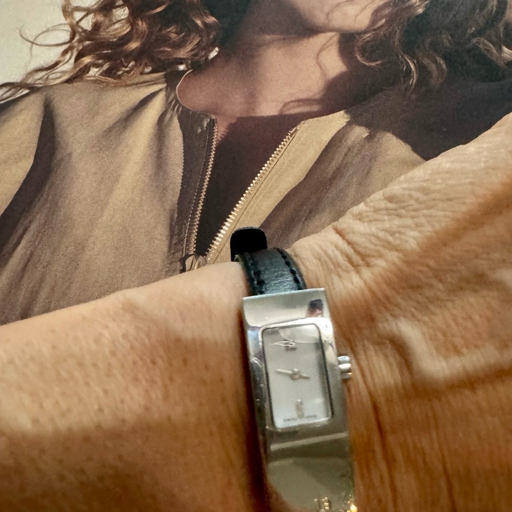 Authentic Fendi Silver Rectangular Watch with Black Leather Strap - Picture 3 of 7